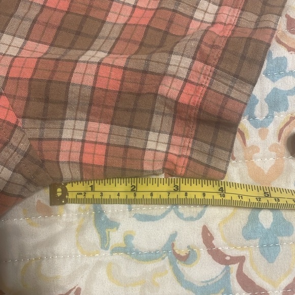 Old Navy Rose and Tan Casual Button Down Shirt - Picture 6 of 8